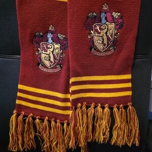 Wizarding World of Harry Potter Gryffindor Scarf
